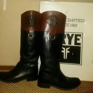 ❤Frye Melissa Black Multi boots☺Sold somewhere els